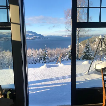 Semesterbostad Annex Fjara Greater Oslos View Sleeps 10 Guests In 3 Bedrooms Stange