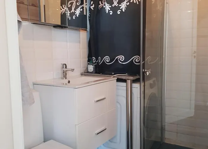 Annex Fjara Greater Oslos View Sleeps 10 Guests In 3 Bedrooms Feriehus *