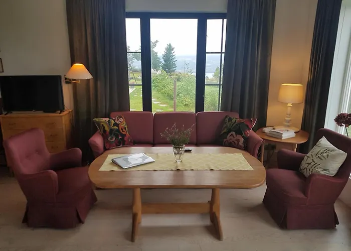 Annex Fjara Greater Oslos View Sleeps 10 Guests In 3 Bedrooms Feriehus Stange